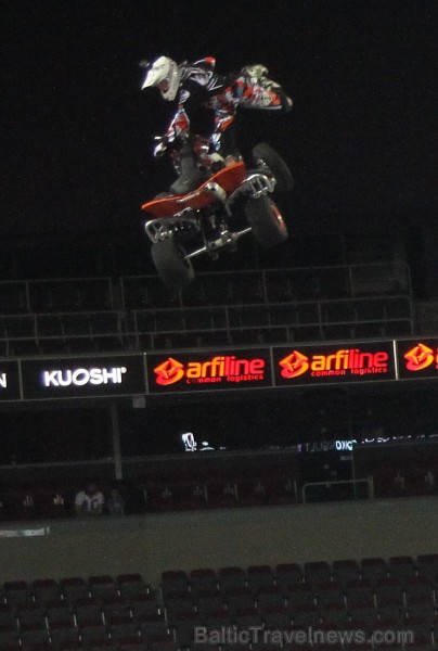 Freestyle Show «Alex un viņa draugi» izklaidē līdzjūtējus Arēnā Rīgā 117868