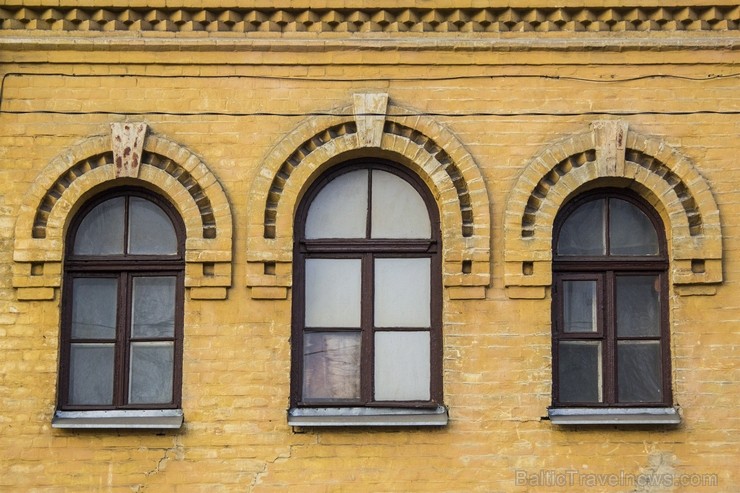 Līdz mūsdienām ir saglabājusies 19.gs beigās/20.gs. sākumā celtā dzelzceļa stacijas ēka, kuru pasažieru vajadzībām mūsdienās gan neizmanto Līdz mūsdienām ir saglabājusies 19.gs beigās/20.gs. sākumā celtā dzelzceļa stacijas ēka, kuru pasažieru vajadzībām mūsdienās gan neizmanto 117995