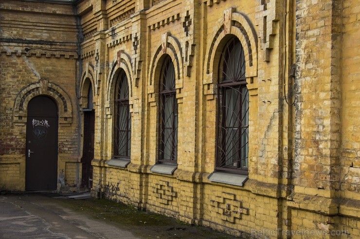 Līdz mūsdienām ir saglabājusies 19.gs beigās/20.gs. sākumā celtā dzelzceļa stacijas ēka, kuru pasažieru vajadzībām mūsdienās gan neizmanto Līdz mūsdienām ir saglabājusies 19.gs beigās/20.gs. sākumā celtā dzelzceļa stacijas ēka, kuru pasažieru vajadzībām mūsdienās gan neizmanto 118000