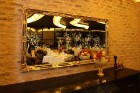 Latvijas 8 pieczvaigžņu viesnīcu restorāni piedalās akcijā «Gardēžu 5 zvaigžņu ceļojums», kurā ir iespēja laimēt dāvanu kartes 800 eiro vertībā. Piesa 6