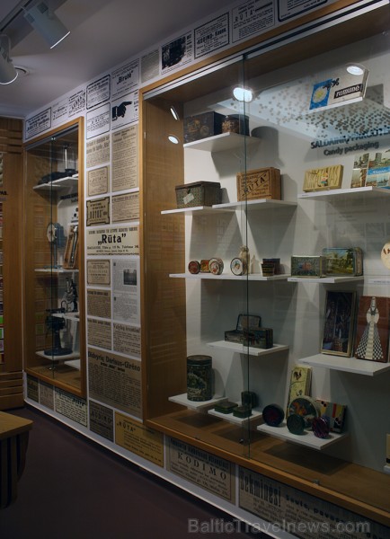 Muzejā aplūkojami arī šokolādes fabrikas Rūta dažādie iepakojumi - kārbiņas un čaukstošie papīra iesaiņojumi 118143