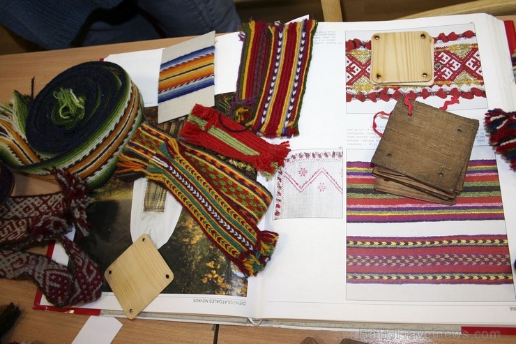 Ikgadējās akcijas «Satiec savu meistaru!» ietvaros, no 4. līdz 6.aprīlim Rēzeknē notika meistardarbnīcas celaiņu aušanā un māla figūru veidošanā. Ikgadējās akcijas «Satiec savu meistaru!» ietvaros, no 4. līdz 6.aprīlim Rēzeknē notika meistardarbnīcas celaiņu aušanā un māla figūru veidošanā. 118465