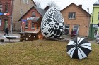 Šī gada pavasarī, sagaidot Lieldienas, Jēkabpils pilsētas noformējums tiek papildināts ar unikāliem vides objektiem olu formā 
