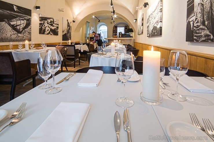 Latvijas 8 pieczvaigžņu viesnīcu restorāni piedalās akcijā «Gardēžu 5 zvaigžņu ceļojums», kurā ir iespēja laimēt dāvanu kartes 800 eiro vertībā. Piesa 118653