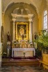 Baznīcā atrodas altāri Svētā Antona un Svētās Marijas godam, kā arī senas gleznas 13