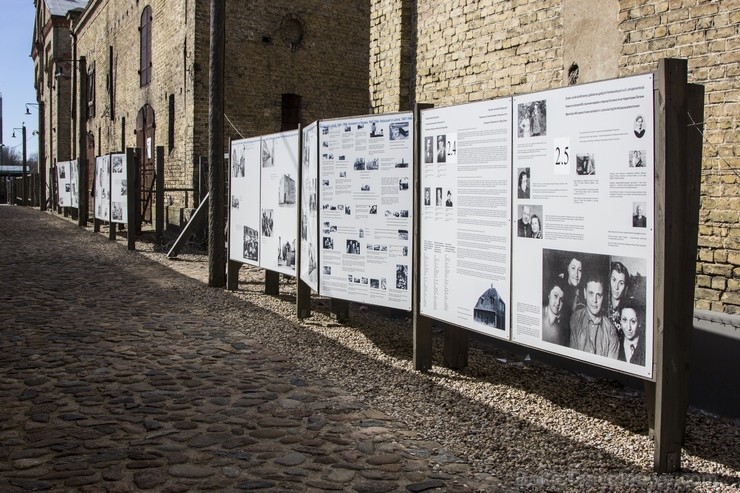 Fotoizstāde, kas veltīta antisemītisma propagandai, holokaustam Latvijā, pretošanās kustībai un ebreju glābējiem. Fotoizstāde, kas veltīta antisemītisma propagandai, holokaustam Latvijā, pretošanās kustībai un ebreju glābējiem. 119436