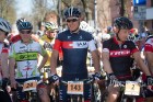 Spītējot putekļiem un saulei, 27. aprīlī vairāk kā 2000 dalībnieki pieveica SEB MTB maratona 1. posmu Cēsis - Valmiera. Vairāk - www.velo.lv 7