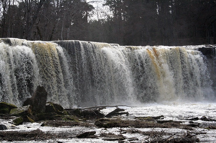 Keilas ūdenskritums ceļotājus piesaista visos gadalaikos un spēj ikvienu apburt gan ziemā, gan vasarā. Vairāk - www.visitestonia.com 119942