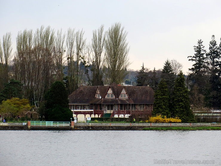 Slavenā Francijas kūrortpilsēta Vichy piedāvā ceļotājiem atveseļošanās ūdens kūres www.vichy-tourisme.com 120066