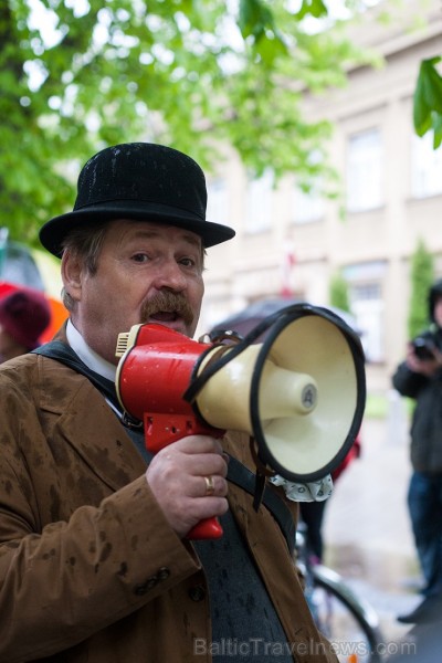 4. maijā Ogrē notika pirmais Tvīda brauciens. Lai gan lietus gāza aumaļām, braucienā piedalījās ap 100 dalībnieku 4. maijā Ogrē notika pirmais Tvīda brauciens. Lai gan lietus gāza aumaļām, braucienā piedalījās ap 100 dalībnieku 120635
