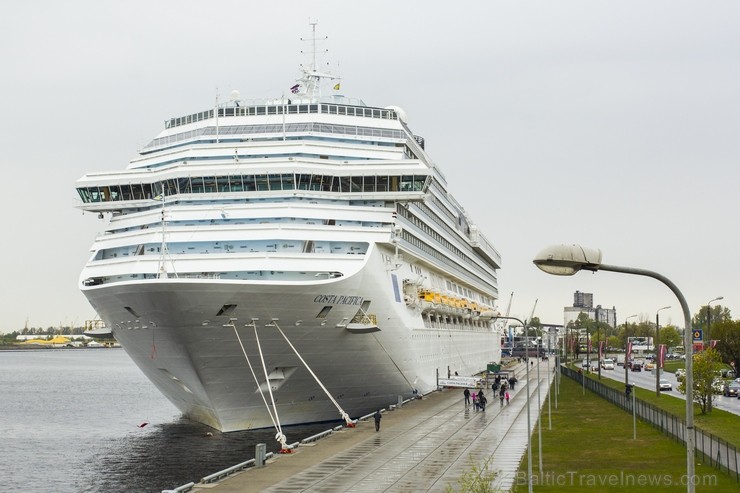 2014. gada 7. maijā kruīza kuģis Costa Pacifica bija pietauvojies Rīgā 120902