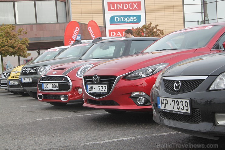 «Gada auto 2015» kandidāti izbrauc Latvijas lielceļos un neceļos 121090