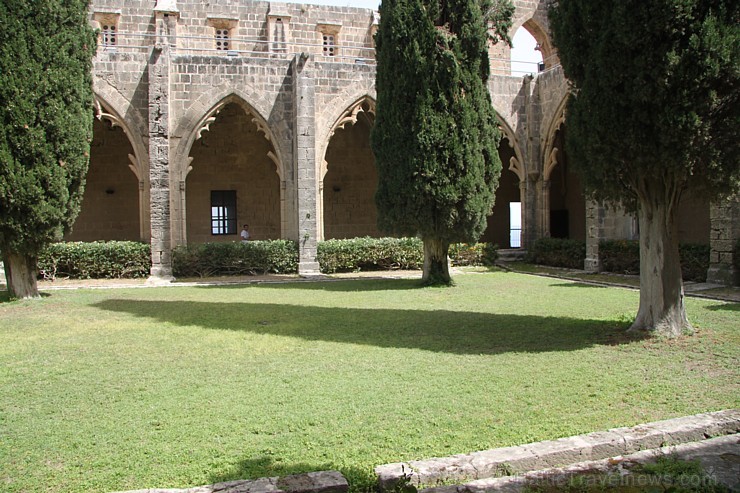 Travelnews.lv redakcija sadarbībā ar tūroperatoru GoAdventure apmeklē populāro gotiskās arhitektūras pieminekli Kiprā - Bellapē abatiju (1200.gads) 121664
