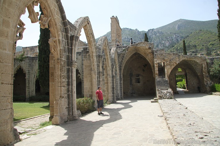 Travelnews.lv redakcija sadarbībā ar tūroperatoru GoAdventure apmeklē populāro gotiskās arhitektūras pieminekli Kiprā - Bellapē abatiju (1200.gads) 121665