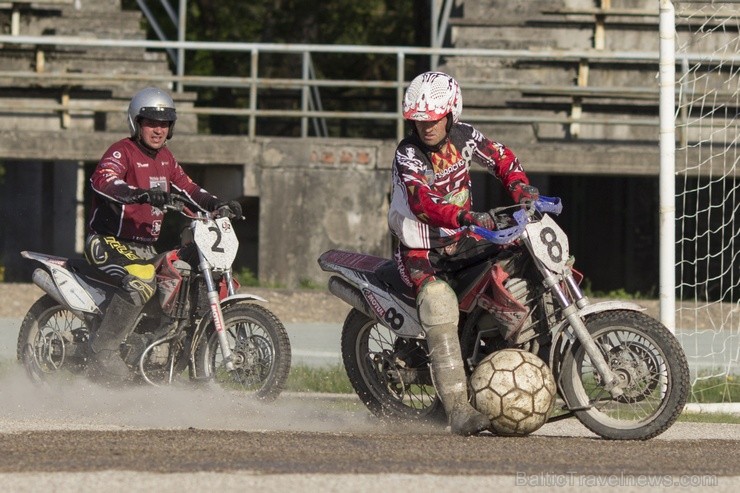 Latvijas vienīgā motobola komanda Rīga ir iesākusi Centrāleiropas līgas sezonu, pirmajā mājas spēlē mērojoties spēkiem ar Bartuva komandu no Skuodas p Latvijas vienīgā motobola komanda Rīga ir iesākusi Centrāleiropas līgas sezonu, pirmajā mājas spēlē mērojoties spēkiem ar Bartuva komandu no Skuodas p 122161