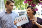 22. maija saulainajā vakarā restorānā Burkāns pulcējās īsti gardēži, lai baudītu Latvijā zināmu šefpavāru pagatavotus ēdienus un piemeklētus vīnus - w 22