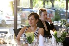 22. maija saulainajā vakarā restorānā Burkāns pulcējās īsti gardēži, lai baudītu Latvijā zināmu šefpavāru pagatavotus ēdienus un piemeklētus vīnus - w 38