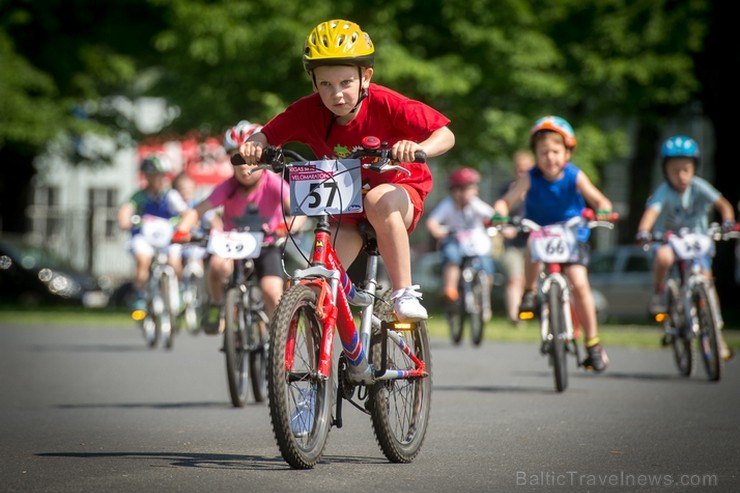 25. maijā Rīgā, Uzvaras parkā norisinājās Rīgas bērnu mini velomaratons, kurā piedalījušies teju 300 mazie riteņbraucēji vecumā no 3 līdz 11 gadiem 123015