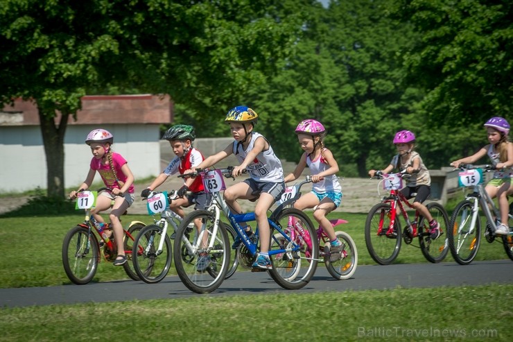 25. maijā Rīgā, Uzvaras parkā norisinājās Rīgas bērnu mini velomaratons, kurā piedalījušies teju 300 mazie riteņbraucēji vecumā no 3 līdz 11 gadiem 123019