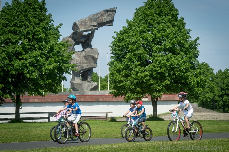 25. maijā Rīgā, Uzvaras parkā norisinājās Rīgas bērnu mini velomaratons, kurā piedalījušies teju 300 mazie riteņbraucēji vecumā no 3 līdz 11 gadiem 123020