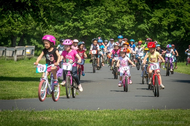25. maijā Rīgā, Uzvaras parkā norisinājās Rīgas bērnu mini velomaratons, kurā piedalījušies teju 300 mazie riteņbraucēji vecumā no 3 līdz 11 gadiem 123021
