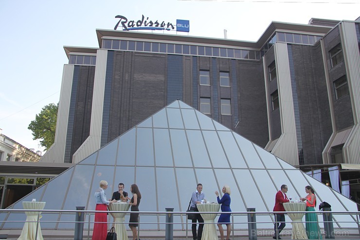 Rīgas viens no labākajiem restorāniem «Piramīda» atklāj vasaras terasi - www.restaurantpiramida.lv 123115