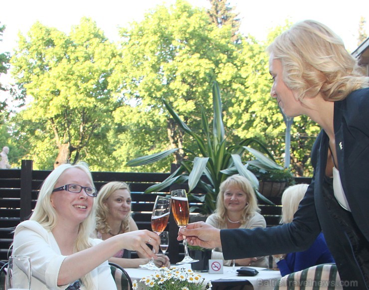 Rīgas viens no labākajiem restorāniem «Piramīda» atklāj vasaras terasi 123144