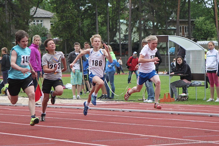 Ogres novada sporta centrs veiksmīgi startē vieglatlētikas sacensībās jauniešiem «Valmieras spēles 2014» Ogres novada sporta centrs veiksmīgi startē vieglatlētikas sacensībās jauniešiem «Valmieras spēles 2014» 123319