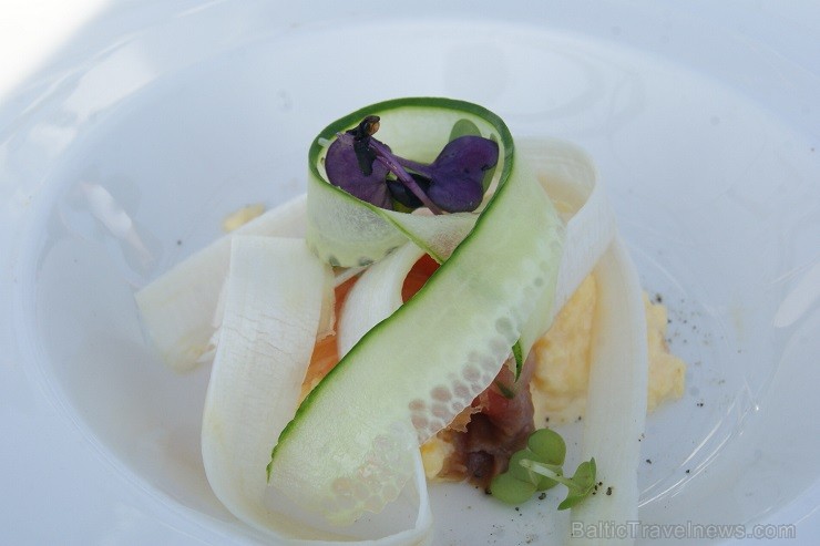 Līdz 8. jūnijam Rīgā viesojas neparastais debesu restorāns Dinner In The Sky. Nepalaid garām šo iespēju un rezervē vietu www.dinnerinthesky.lv Līdz 8. jūnijam Rīgā viesojas neparastais debesu restorāns Dinner In The Sky. Nepalaid garām šo iespēju un rezervē vietu www.dinnerinthesky.lv 124396