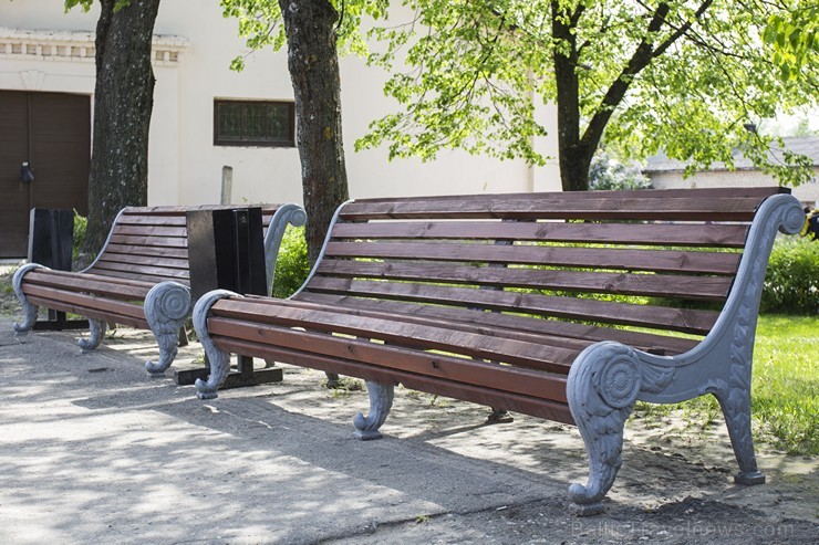 Krustpils stacija ir lielākā līnijas Rīga - Daugavpils starpstacija, kura izbūvēta līdz ar līnijas būvniecību 1861. gadā. Vecā stacijas ēka tika sagra Krustpils stacija ir lielākā līnijas Rīga - Daugavpils starpstacija, kura izbūvēta līdz ar līnijas būvniecību 1861. gadā. Vecā stacijas ēka tika sagra 124940
