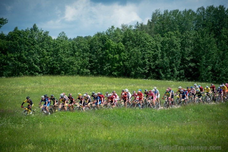 15. jūnijā gleznainajā Vietalvas apkārtnē norisinājās SEB MTB maratona 3. posms. Vairāk www.velo.lv 15. jūnijā gleznainajā Vietalvas apkārtnē norisinājās SEB MTB maratona 3. posms. Vairāk www.velo.lv 125143