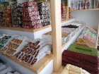 Ielūkojies, kādus suvenīrus iespējams iegādāties Kemeras kūrorta apkārtnē Turcijā (Travelnews.lv Turciju apmeklēja maija sākumā kopā ar tūroperatoru N 2