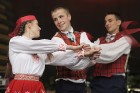 Pasaules saulgriežu festivāla programmu veidoja dziesmas, dejas un rituāli, sākot ar pašmāju un tuvāko kaimiņu skanīgākajiem līgotājiem, Rumānijas un  18