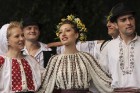Pasaules saulgriežu festivāla programmu veidoja dziesmas, dejas un rituāli, sākot ar pašmāju un tuvāko kaimiņu skanīgākajiem līgotājiem, Rumānijas un  29