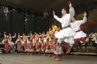 Pasaules saulgriežu festivāla programmu veidoja dziesmas, dejas un rituāli, sākot ar pašmāju un tuvāko kaimiņu skanīgākajiem līgotājiem, Rumānijas un  39