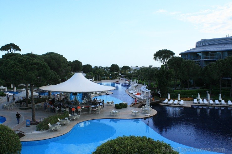 Viesnīcā Calista Luxury Restort ir padomāts arī par bērniem. Mazajiem viesiem ir pieejams bērnu baseins, iekšējais bērnu baseins, mini klubs, maxi klu 126147