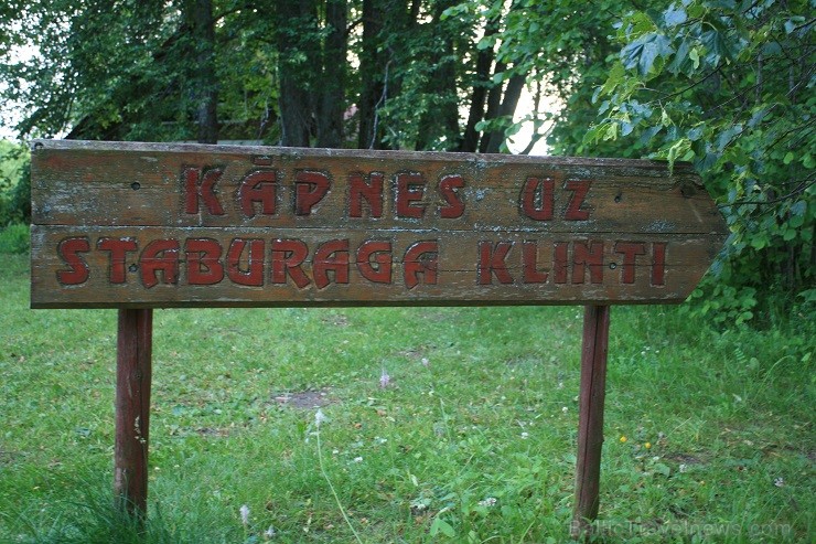 Daugavas kreisajā krastā zem Daugavas ūdeņiem jau teju 50 gadus guļ Staburaga klints, kas applūdināta tika 1966. gadā Daugavas kreisajā krastā zem Daugavas ūdeņiem jau teju 50 gadus guļ Staburaga klints, kas applūdināta tika 1966. gadā 126831