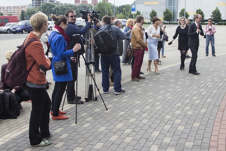 Autonoma Sixt nogādā uz Rīgu Pasaules koru olimpiādes Miera zvanu 127081