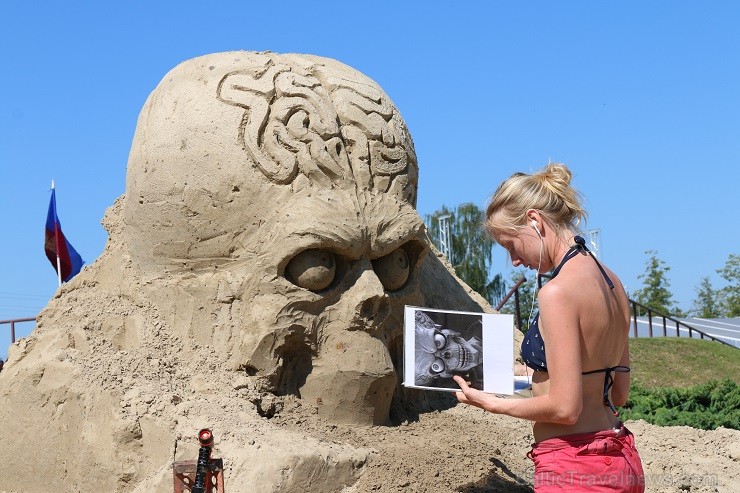 8. Starptautiskais Smilšu skulptūru festivāls «Summer Signs 2014» norisināsies no 12. līdz 13. jūlijam. Šobrīd norisinās skulptūru tapšanas process 8. Starptautiskais Smilšu skulptūru festivāls «Summer Signs 2014» norisināsies no 12. līdz 13. jūlijam. Šobrīd norisinās skulptūru tapšanas process 127714