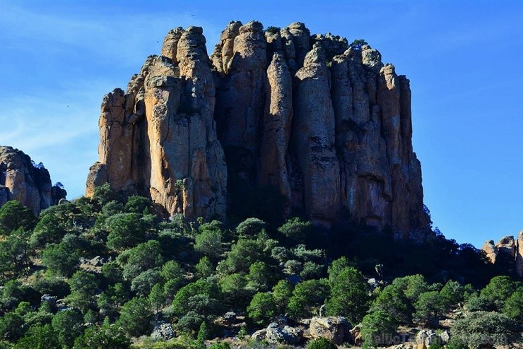 Šo rievoto kalnu dēļ cēlies parka nosaukums, jo vietējiem tie atgādinājuši ērģeles, tāpēc arī nodēvēti par Sierra de Orgaos jeb Ērģeļu kalniem. 128052
