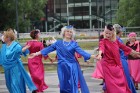 Rēzeknē 13.jūlijā bija pulcējušies 17 senioru deju kolektīvi no Latgales, Vidzemes un Kurzemes, kuri izdejoja savas dvēseles stīgas Latgales senioru d 15