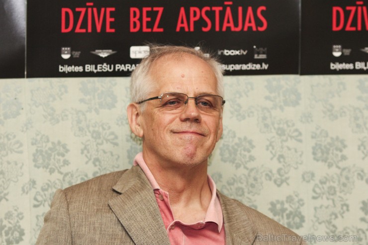 Igo koncerta programmā DZĪVE BEZ APSTĀJAS iekļautas kompozīcijas, īpaši akcentējot vokālos duetus. Dziesmu aranžijas veidotas noskaņām un kontrastiem Igo koncerta programmā DZĪVE BEZ APSTĀJAS iekļautas kompozīcijas, īpaši akcentējot vokālos duetus. Dziesmu aranžijas veidotas noskaņām un kontrastiem 128359
