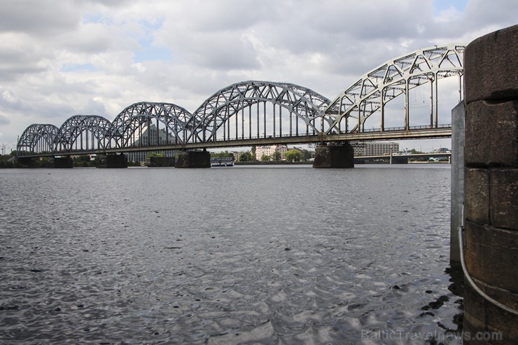 Travelnews.lv redakcija apskata Vecrīgu no Rīgas kanāla un Daugavas ūdeņiem 128642