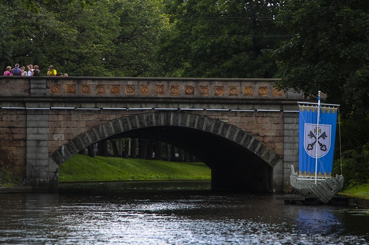 Travelnews.lv redakcija apskata Vecrīgu no Rīgas kanāla un Daugavas ūdeņiem 128687