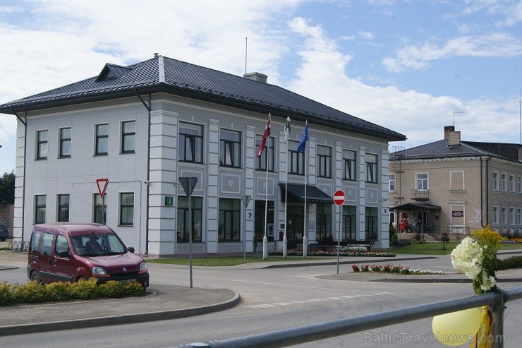 Aknīste ir viena no gleznainākajām Sēlijas mazpilsētām. Tā atrodas starp Neretu un Subati, turpat netālu arī Latvijas - Lietuvas robeža Aknīste ir viena no gleznainākajām Sēlijas mazpilsētām. Tā atrodas starp Neretu un Subati, turpat netālu arī Latvijas - Lietuvas robeža 128713