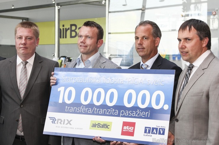 23.jūlijā starptautiskā lidosta Rīga sagaidīja lidostas desmit miljono tranzīta/transfēra pasažieri kopš Latvijas neatkarības atjaunošanas 129067