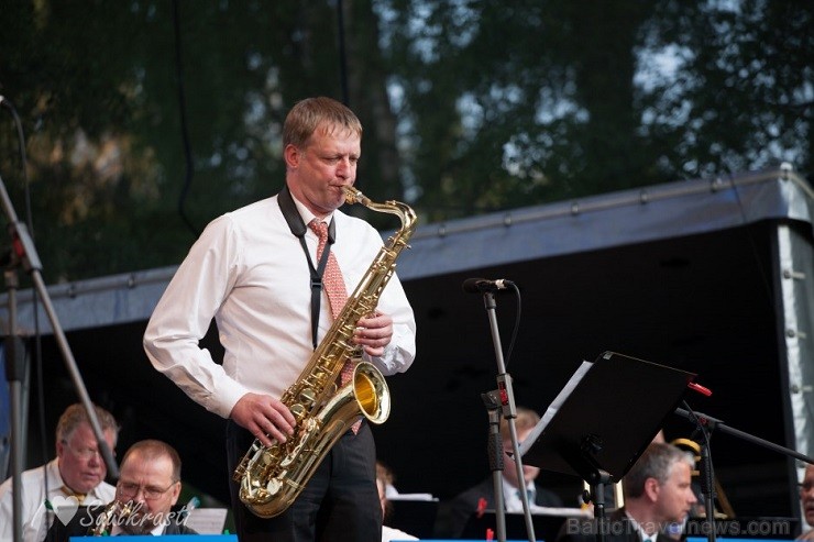Līdz 26. jūlijam Minhauzena Undā notiek XVII starptautiskais Saulkrastu džeza festivāls «Saulkrasti Jazz 2014», kurā uzstājas izcili džeza mūziķi no 1 129165