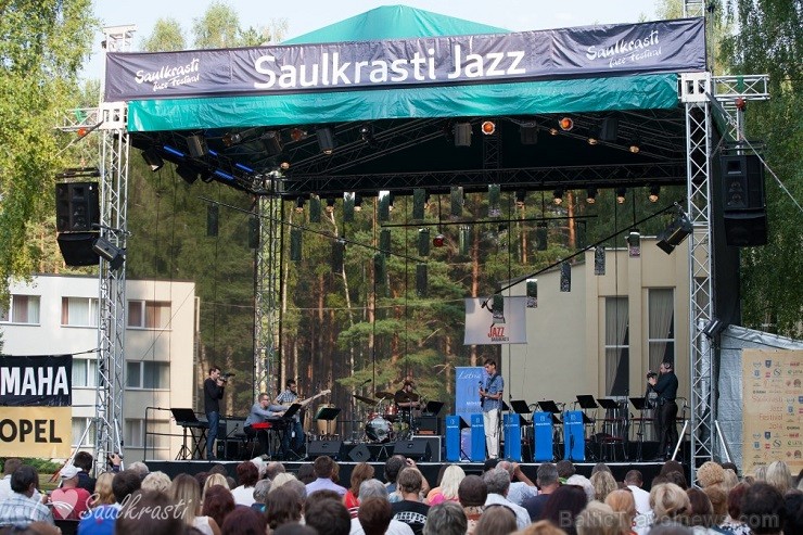 Līdz 26. jūlijam Minhauzena Undā notiek XVII starptautiskais Saulkrastu džeza festivāls «Saulkrasti Jazz 2014», kurā uzstājas izcili džeza mūziķi no 1 Līdz 26. jūlijam Minhauzena Undā notiek XVII starptautiskais Saulkrastu džeza festivāls «Saulkrasti Jazz 2014», kurā uzstājas izcili džeza mūziķi no 1 129175