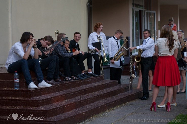 Līdz 26. jūlijam Minhauzena Undā notiek XVII starptautiskais Saulkrastu džeza festivāls «Saulkrasti Jazz 2014», kurā uzstājas izcili džeza mūziķi no 1 129184
