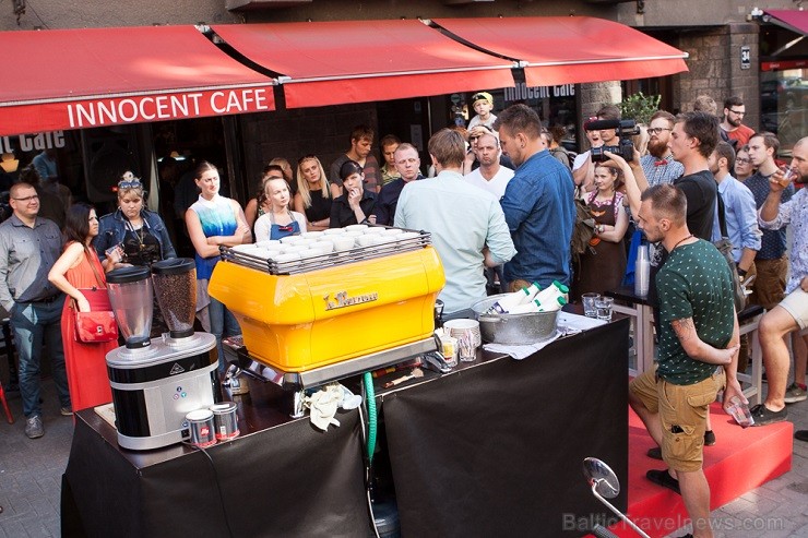 Pie Innocent Cafe (Blaumaņu ielā 34, Rīga) norisinājušās pirmās «Cappuccino cīņas 2014», ko rīkoja Innocent Cafe kolektīvs 129203